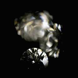 Diamond industry must end illicit trading