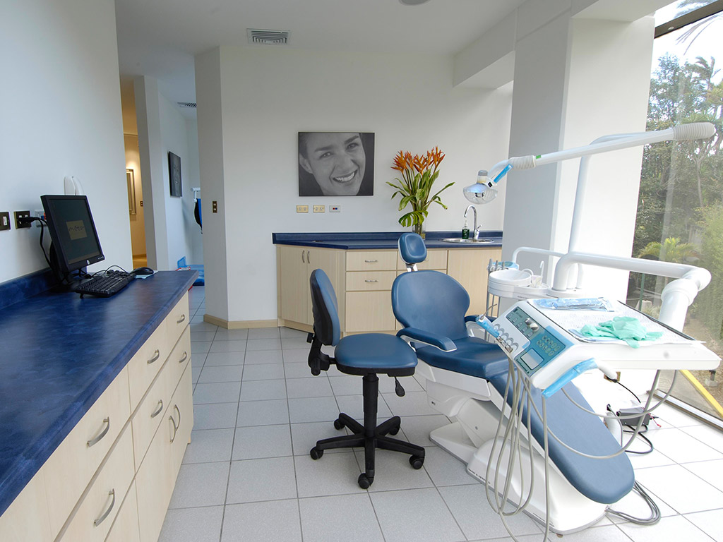 The Meza Dental Care clinic attracts Hollywood stars and fashion models