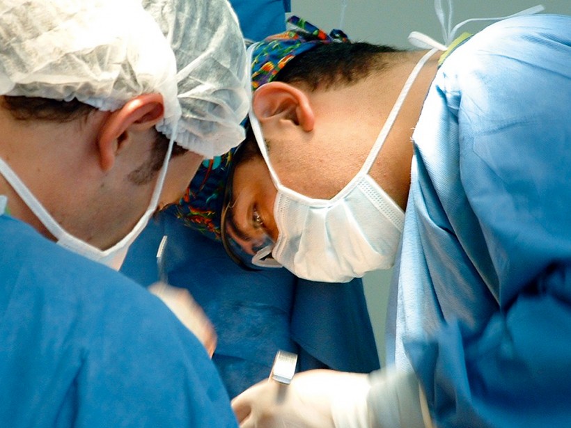 Dr Alfredo Hoyos’ liposuction gives dramatic and desirable results