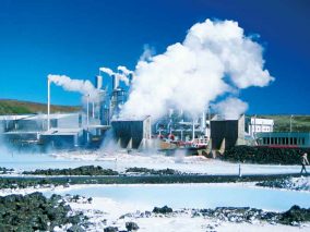 A geothermal energy plant and Blue Lagoon leisure park in Iceland