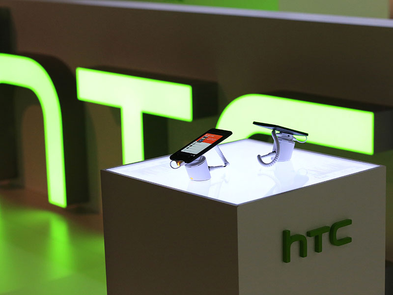 Google finalises $1.1bn HTC acquisition